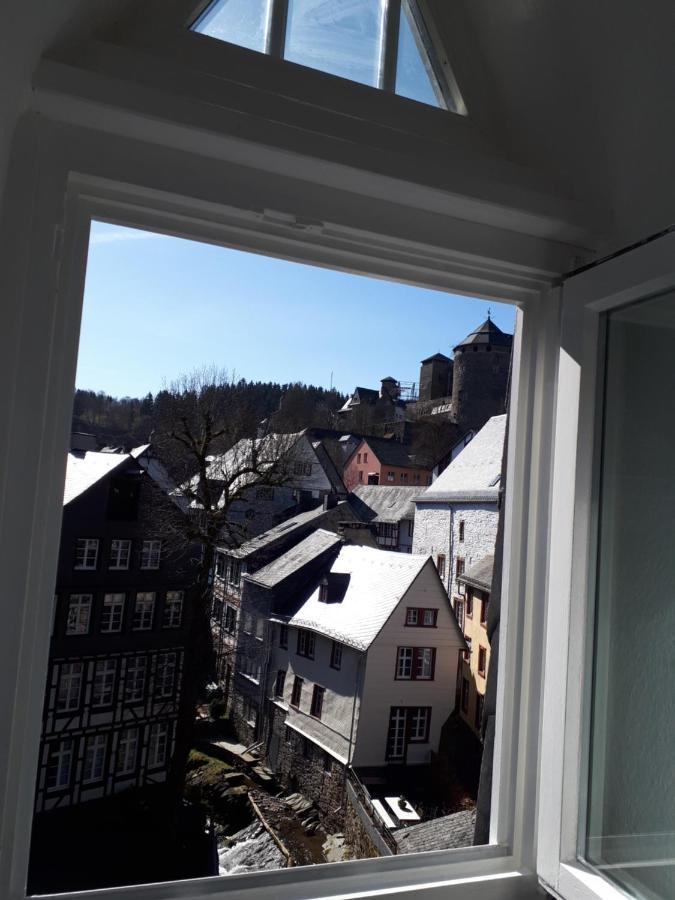 Uber Den Dachern Von Monschau Exteriör bild