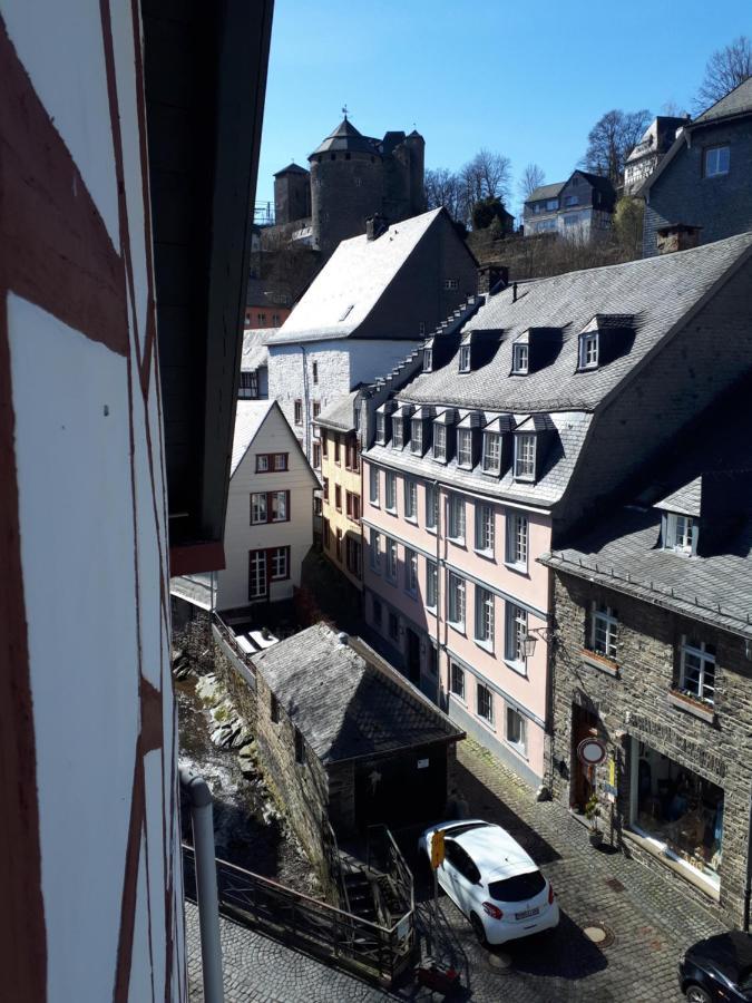 Uber Den Dachern Von Monschau Exteriör bild