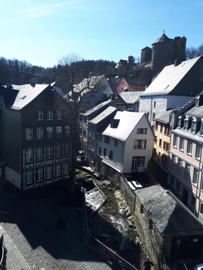 Uber Den Dachern Von Monschau Exteriör bild